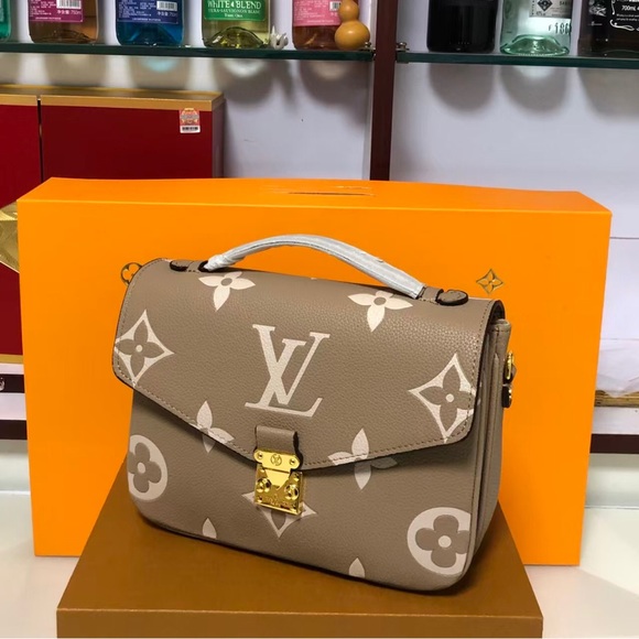 Louis Vuitton. Handbags - Louis Vuitton Clutch Bags Evening Handbags